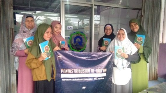 Wakaf Quran Ke Santri RQ PPA Cirebon