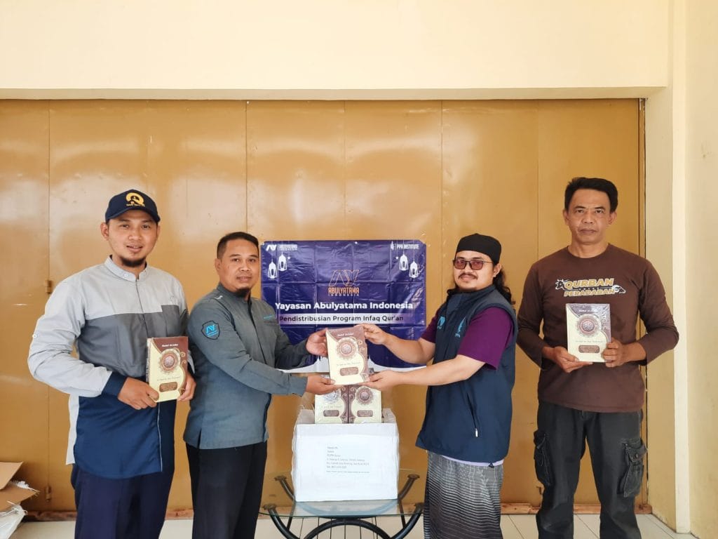 Distribusi Mushaf Qur'an ke RQ PPA Cianjur