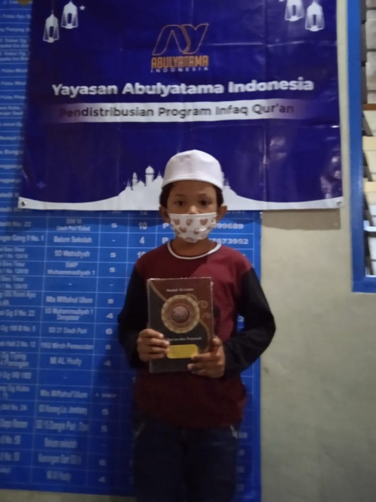 Distribusi Qur'an Untuk Santri RQ PPA BALI