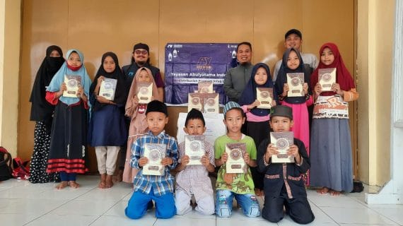 Distribusi Mushaf Qur’an ke RQ PPA Cianjur