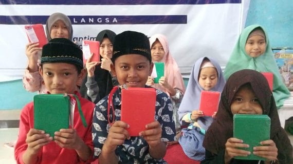 Distribusi Mushaf Quran Ke RQ PPA Langsa Aceh