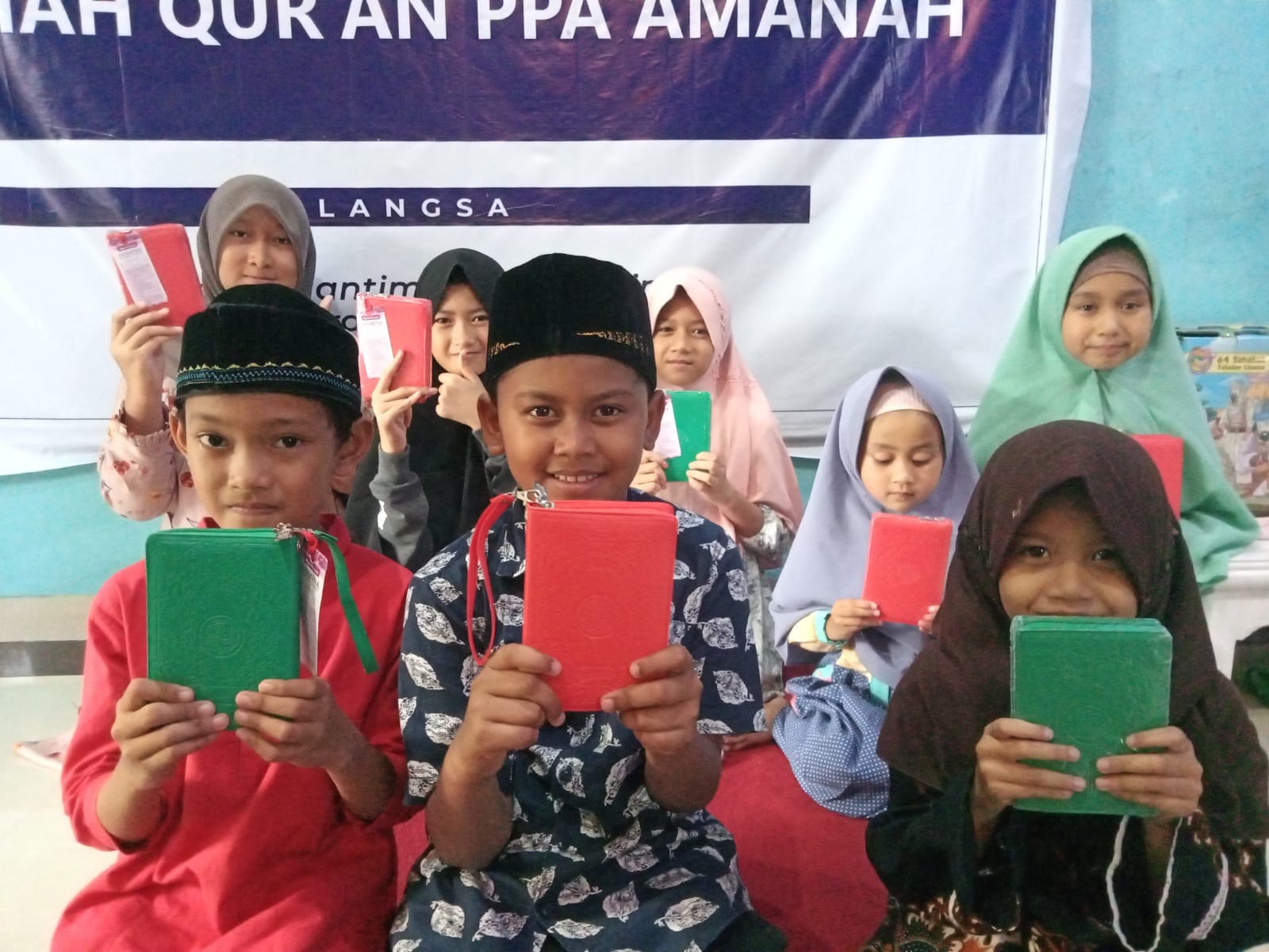 Distribusi Mushaf Quran Ke RQ PPA Langsa Aceh