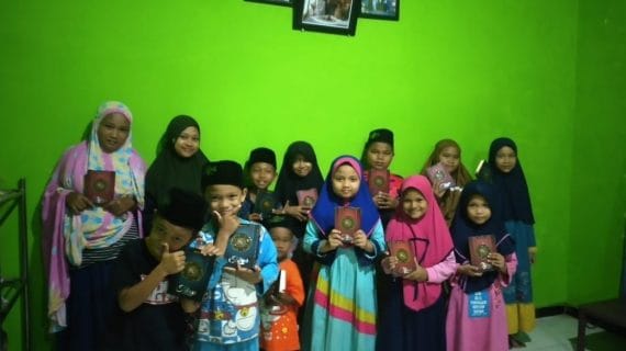 Distribusi Mushaf Ke YAI Cabang Semarang