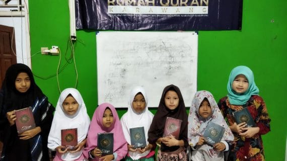 Distribusi Mushaf Ke RQ PPA Karawang